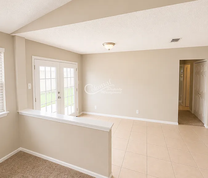 2214 Carousel Dr — Photo 3