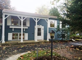 310 Greenbrier Ln, Vernon Hills, IL