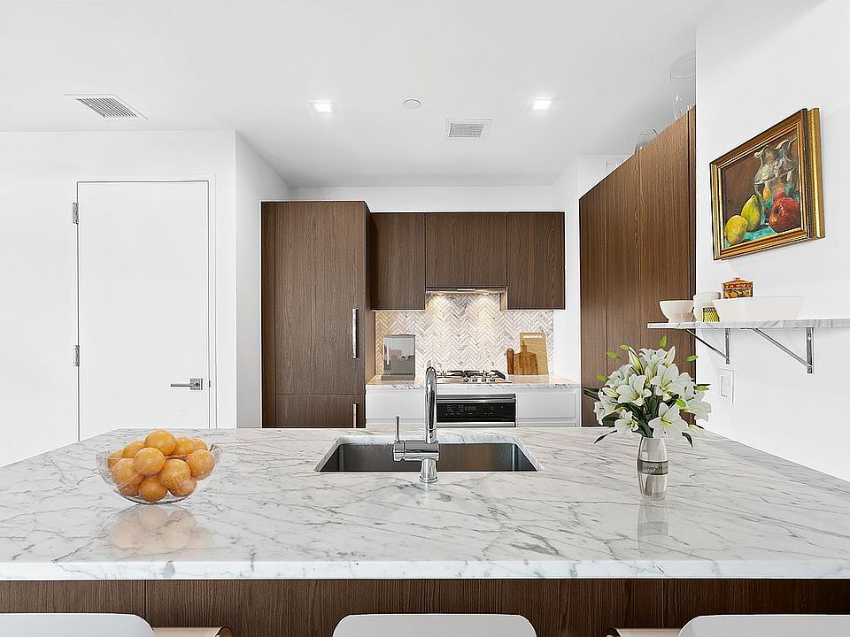 1st image of PENTHOUSE E 100th Ave