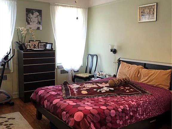 2nd image of 1625 E 13th St APT 5L