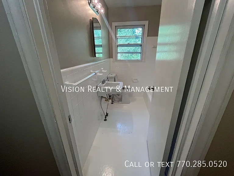 1148 Center St SW — Photo 24