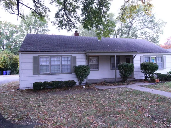 4403 S Parkway Dr, Olathe, KS 66061