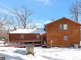 28 Bobcat Dr, Berkeley Springs, WV 25411