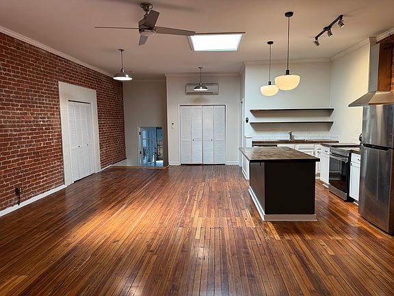 2nd image of 88 1/2 N Lexington Ave #88-1/2
