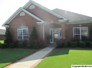 906 Parkside Ct SE, Decatur, AL 35601