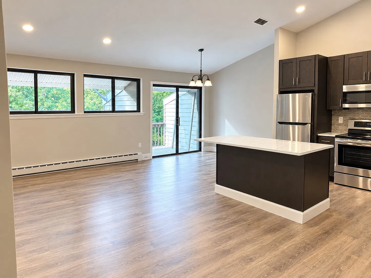1 bed, 1065 sqft, $2,400 — Photo 3
