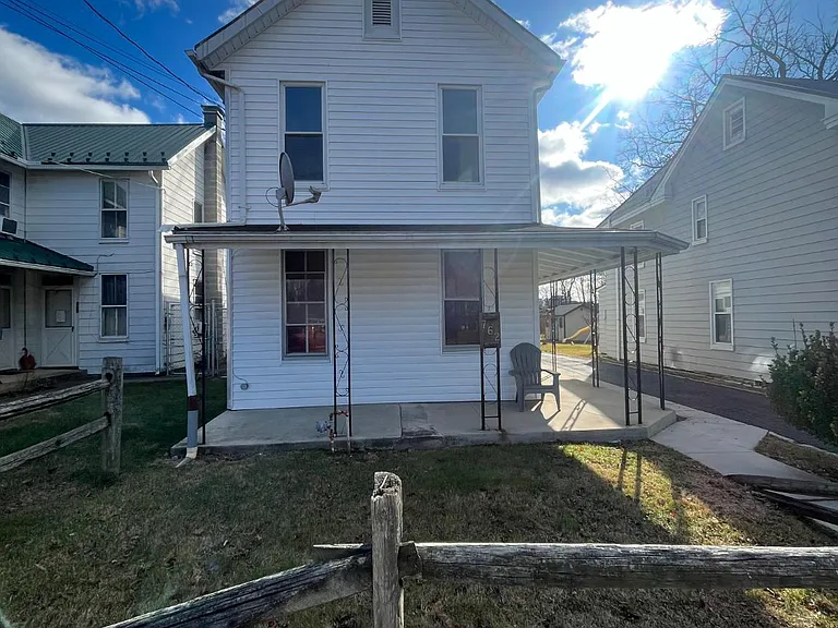 762 Broad St #UPPER A — Photo 17