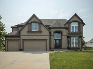 4517 NE Ridgeline Cir, Lees Summit, MO 64064