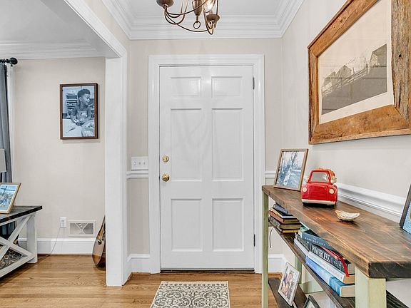 4th image of 807 N Weston St