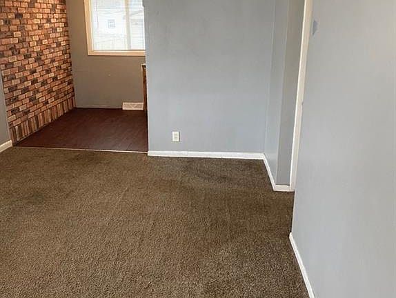 4th image of 23524 Blackett Ave