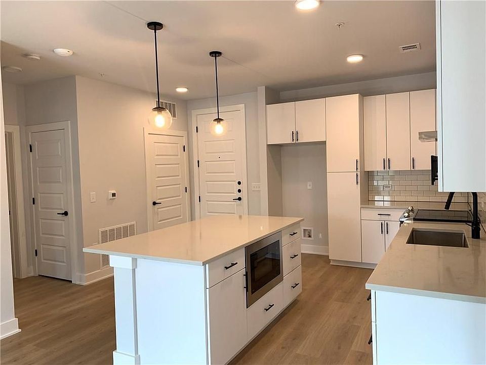 1st image of 3101 Govalle Ave #202