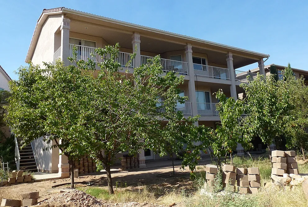 2 bed, 1000 sqft, $1,285 — Photo 1