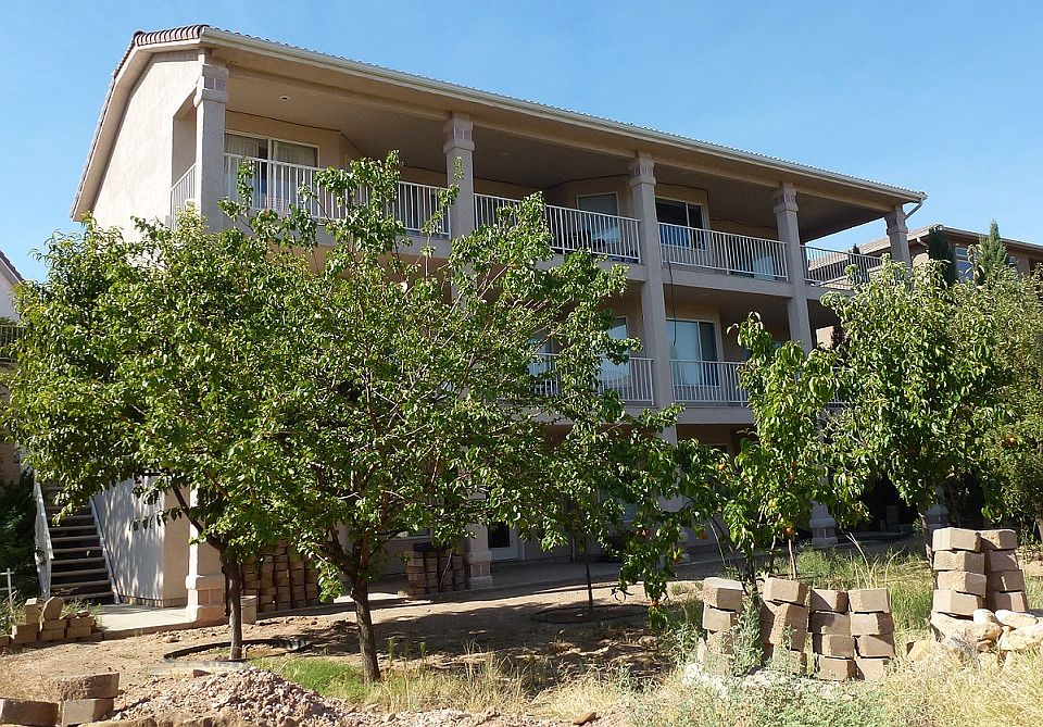 1st image of 435 Paintbrush Way #B