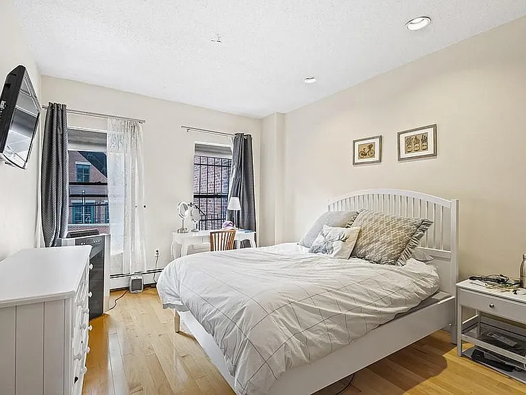 325 Columbus Ave #8 — Photo 11