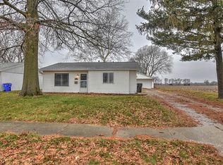 4175 Camelot Dr, Decatur, IL 62526