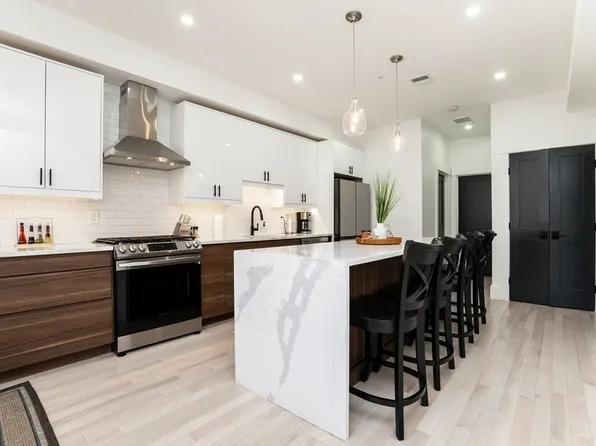 28 Telegraph St, South Boston, MA 02127