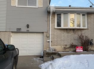 909 Beau Dr, Des Plaines, IL 60016