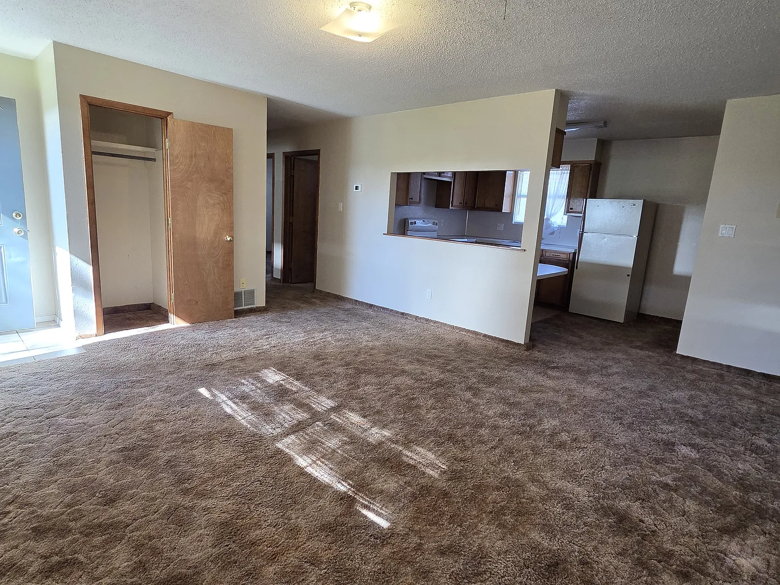 2 bed, 800 sqft, $800 — Photo 4