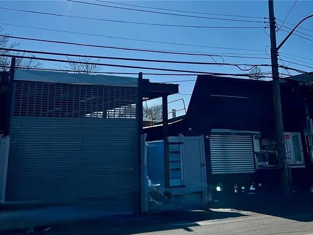 Studio, $7,800 — Photo 2