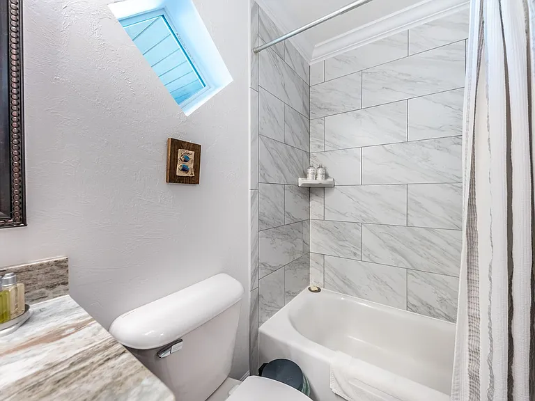 327 Harvey St — Photo 34