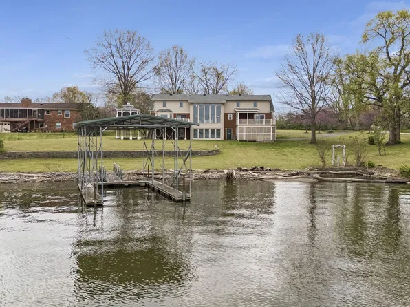 3211 Lakeshore Dr, Old Hickory, TN 37138