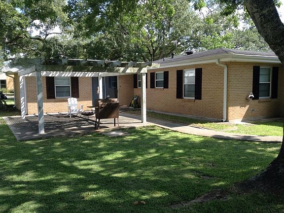5th image of 308 Funderburk Ave