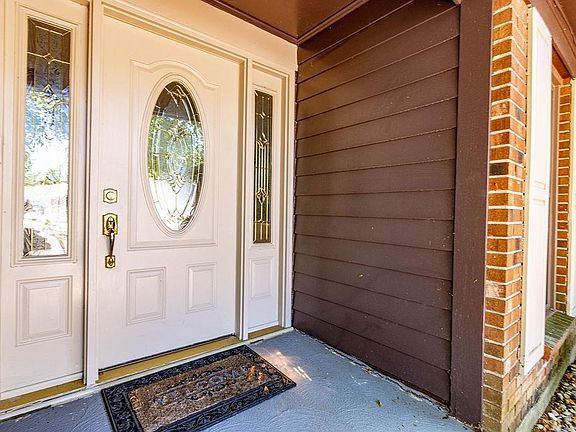 3rd image of 5601 Schoolhouse Ct