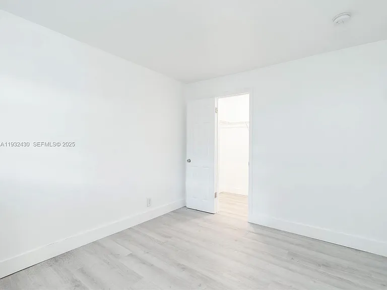 Unit Photo