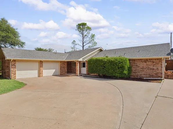 2209 Rice Dr, Levelland, TX 79336