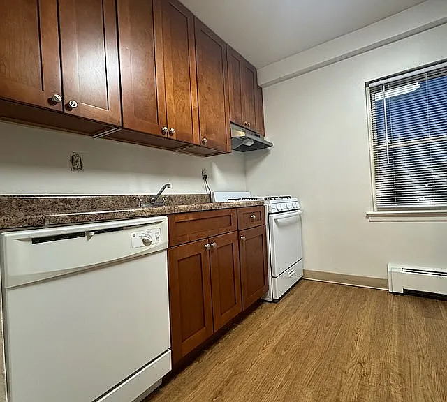 Fairleigh Arms Apt 2I Kitchen