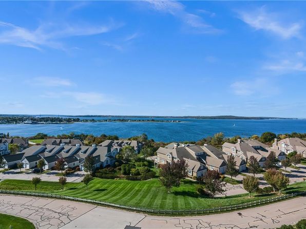 71 Starboard Dr UNIT 440, Tiverton, RI 02878