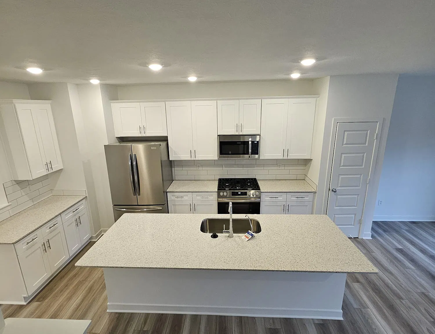 3 bed, 1710 sqft, $2,500 — Photo 3