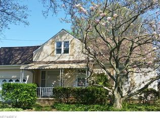 1723 Sunview Rd, Lyndhurst, OH 44124