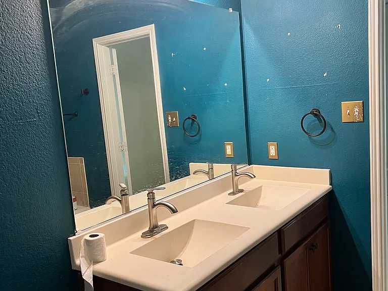 12300 Shine Ave — Photo 14
