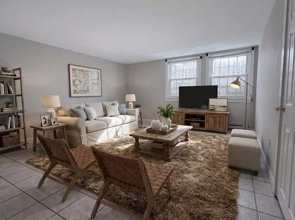 132 South St APT 1, Hyannis, MA 02601