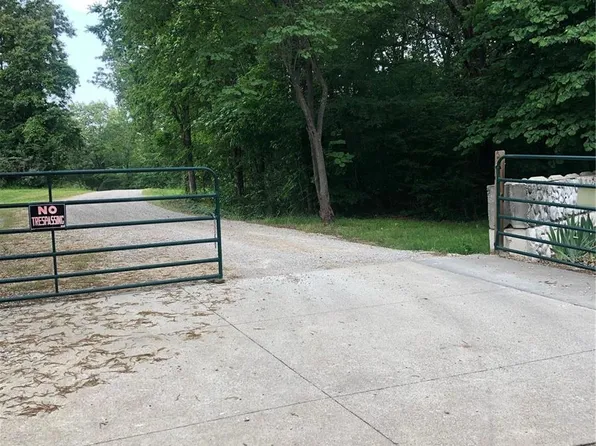 4.83 Lake Circle Dr, Dexter, MO 63841