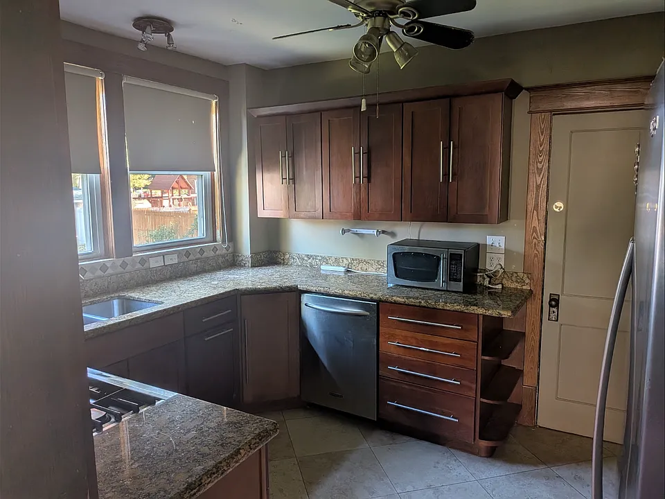 208 Orchard Pl #1