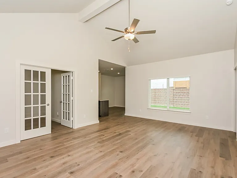 1513 Harvester Dr — Photo 3