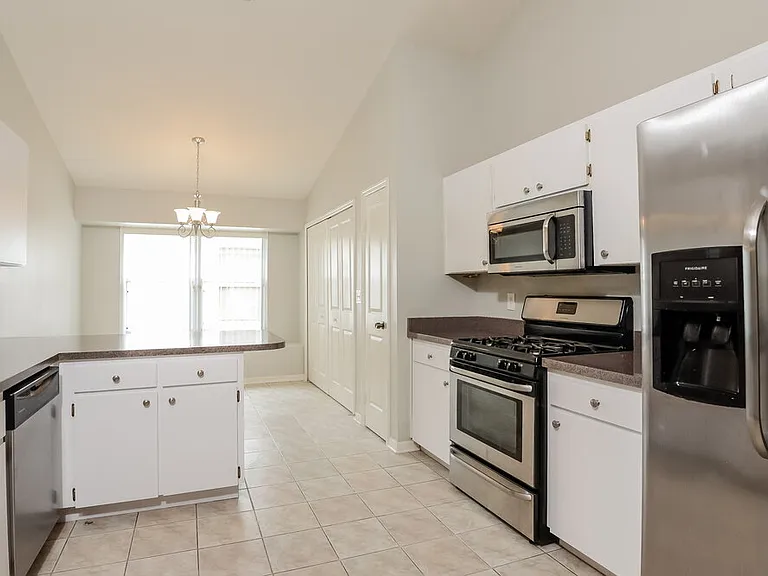 1430 Maximilian Dr — Photo 6