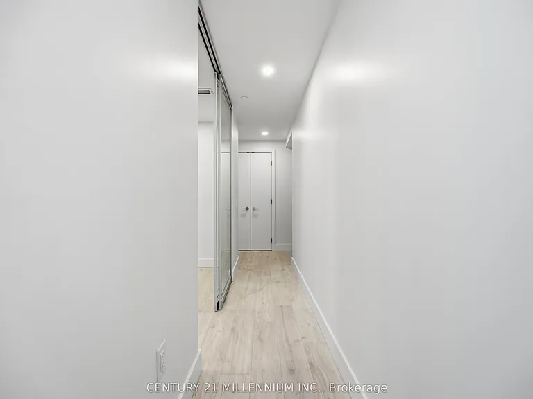 357 King St W #905 — Photo 9