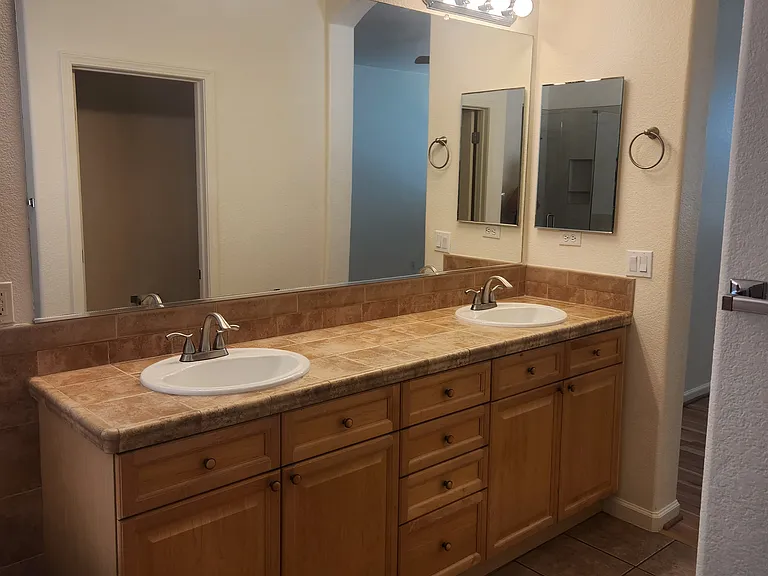 9520 Happy Canyon Dr — Photo 15