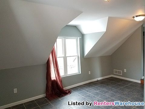 3rd image of 1087 Randolph Ave