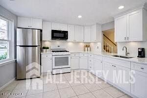 2nd image of 28 Morgan Pl