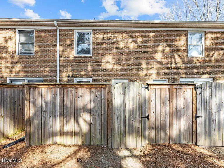 101 David Dr #B15 — Photo 4