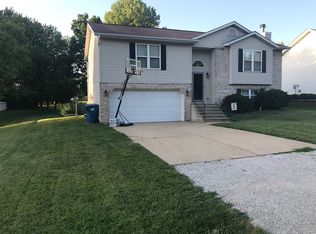 115 Pebblebrook Ln, Troy, IL 62294