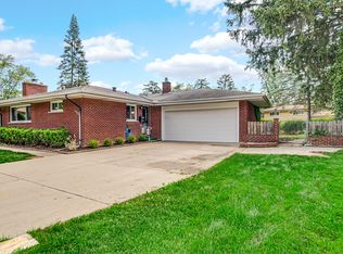 1420 E Emmerson Ln, Mount Prospect, IL