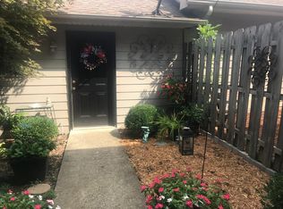 187 Berry Ave, Versailles, KY 40383