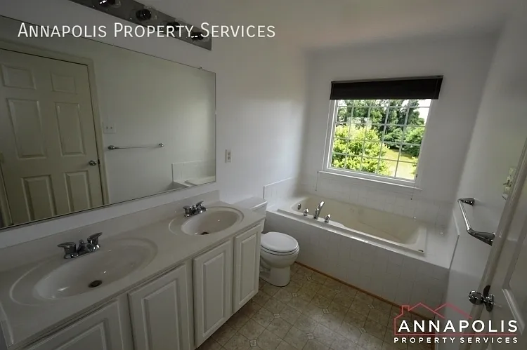 1016 Meandering Way — Photo 11