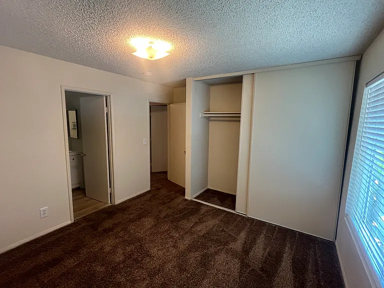 1961 Evergreen St #1965 — Photo 18
