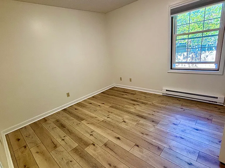 210 Urbandale Pkwy #210 — Photo 13
